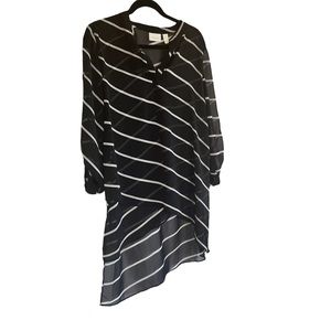 CHICO’s Black and White chiffon like fabric. Size 2 (Large). 22”x 38”